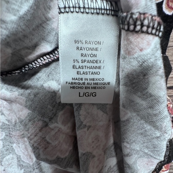 Bobeau Floral Long Sleeve Dress - Black and Red - Picture 6 of 7